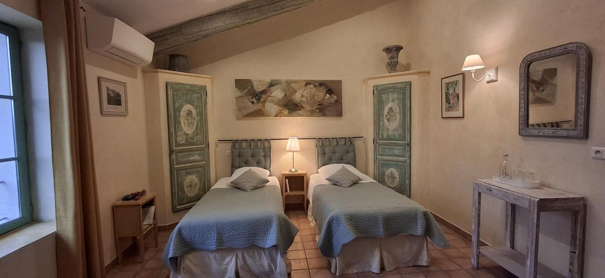 巴斯蒂特阿莫里尔住宿加早餐旅馆 Caumont-sur-Durance 外观 照片