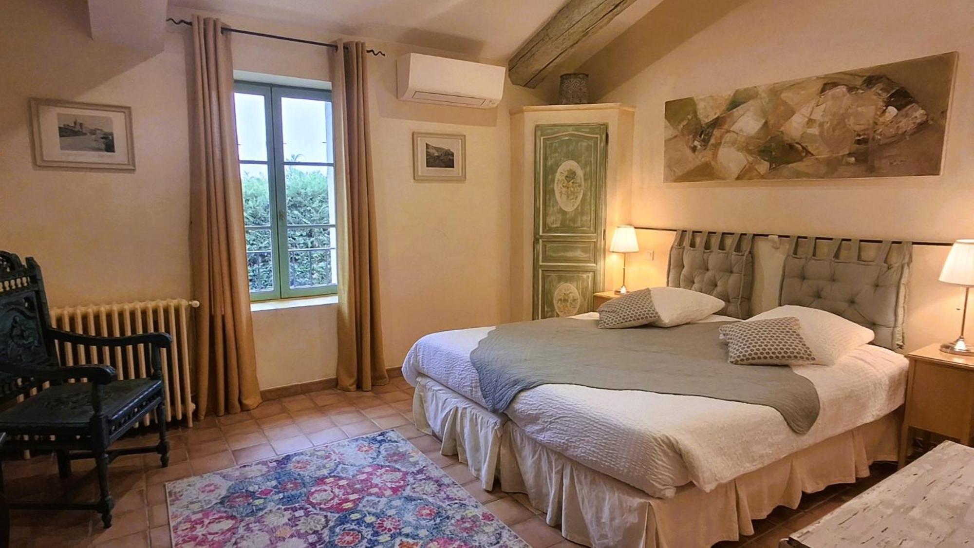 巴斯蒂特阿莫里尔住宿加早餐旅馆 Caumont-sur-Durance 外观 照片